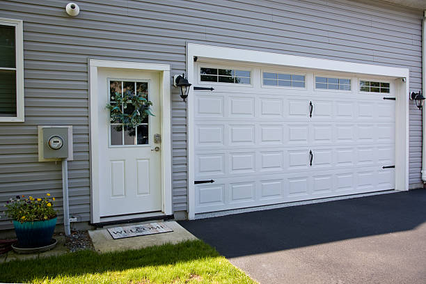 24/7 Emergency Garage Door Panel Replacement experts in Highspire, PA